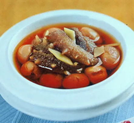 豆蔻龙眼海参汤