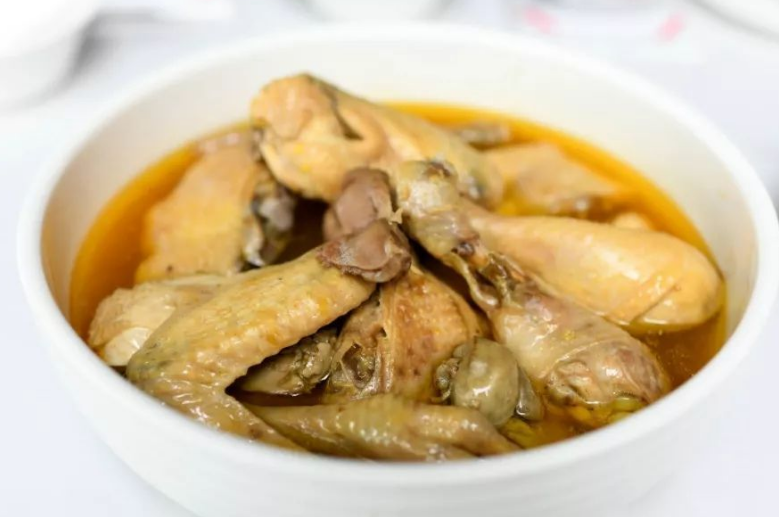 黄酒炖鸡公